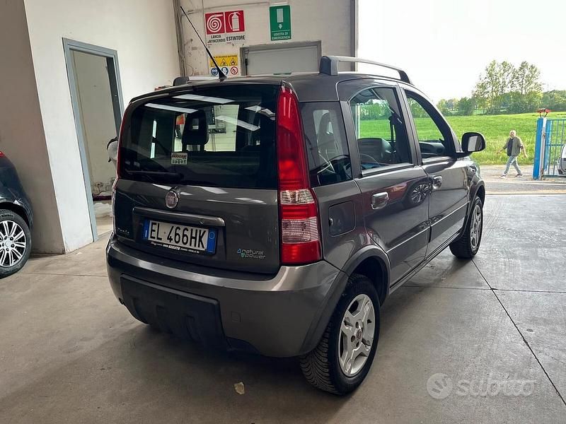 Usata Fiat Panda Climbing 77 CV (56 kW) 2012 Grigio Utilitaria