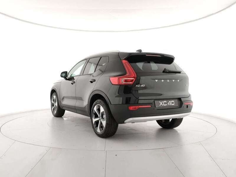 Nuova Volvo XC40 Core 164 CV (120 kW) 2025 Onyx black SUV