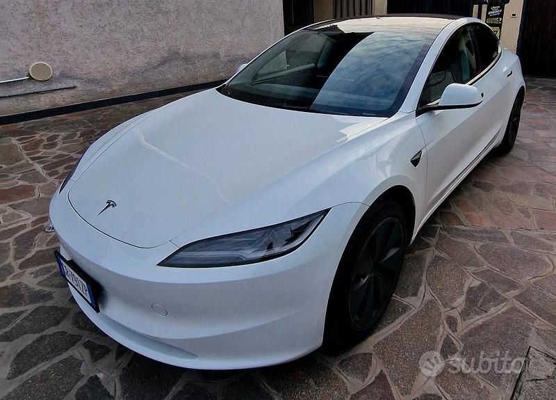 Usata Tesla Model 3 RWD 208 kW (283 CV) 2023 Bianco Berlina