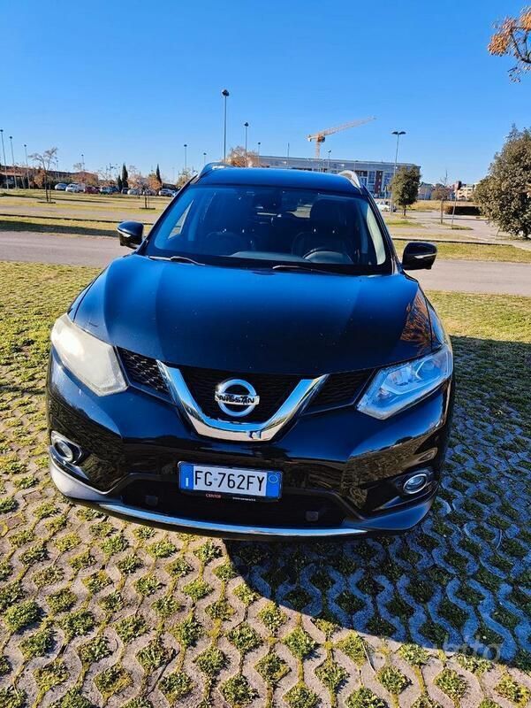 Nero Usata 2016 Nissan X-Trail Tekna+ SUV | 11.500 € (Buon prezzo) - Immagine 1/4