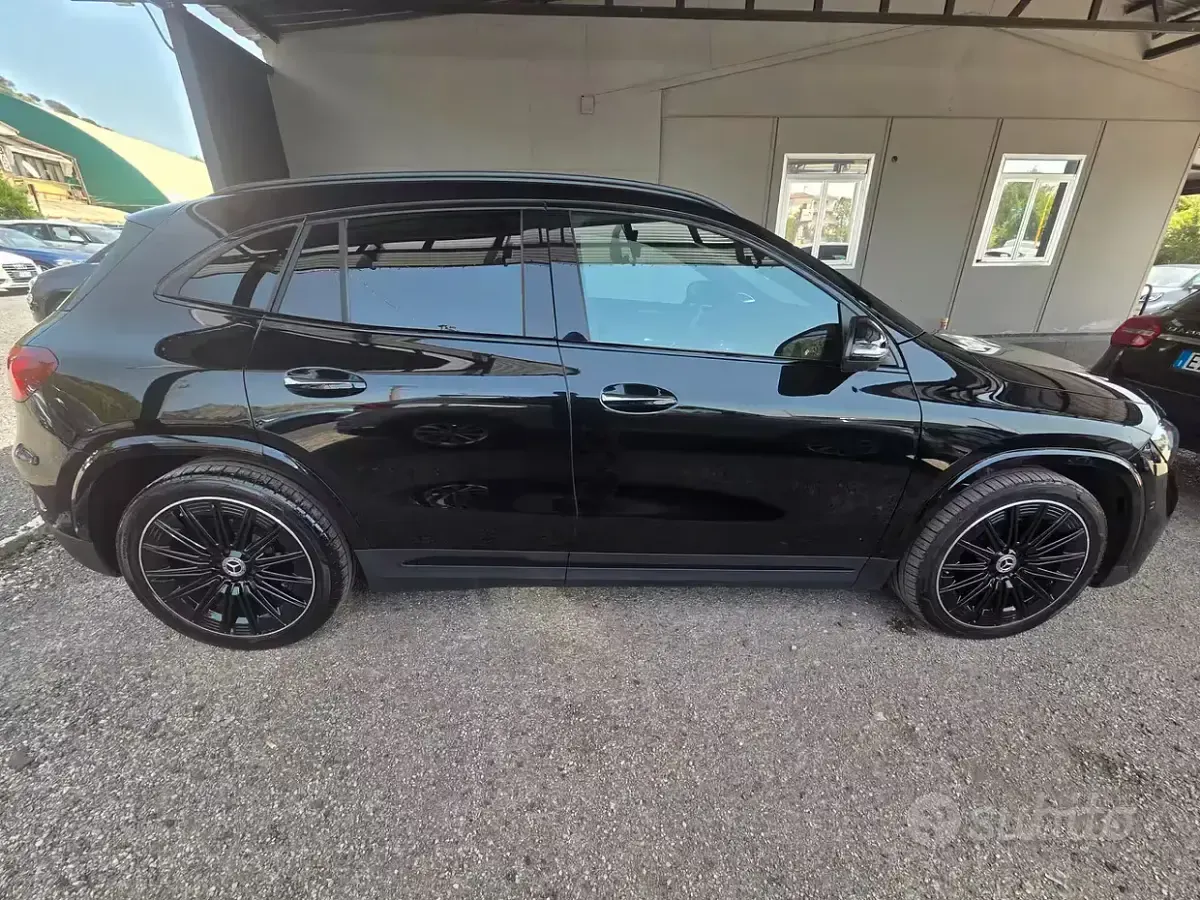 Usata Mercedes GLA200 AMG Line Premium 150 CV (110 kW) 2023 Nero SUV