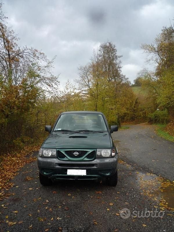 Verde Usata 2000 Nissan Terrano SUV | 4600 € (Buon prezzo) - Immagine 1/4