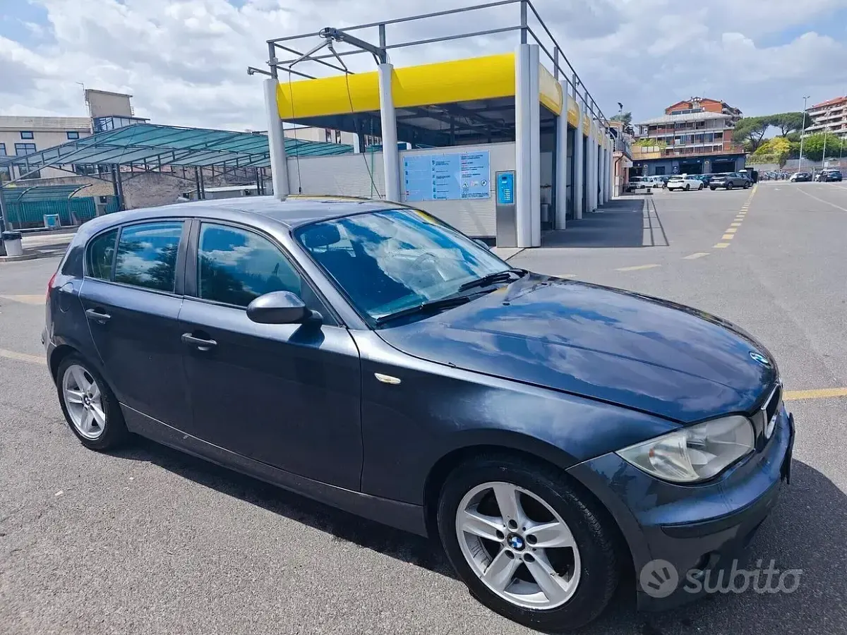 Usata BMW 118 122 CV (89 kW) 2005 Grigio Utilitaria