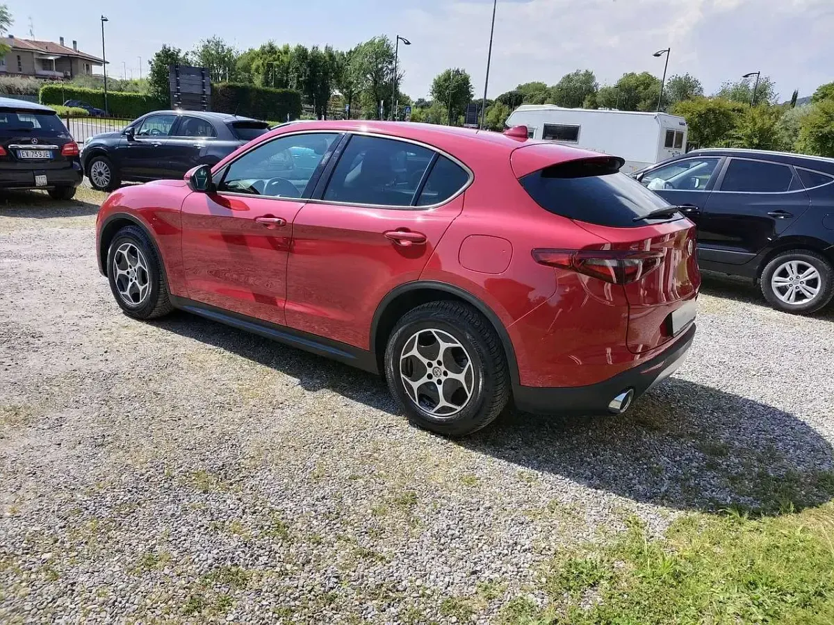 Usata Alfa Romeo Stelvio 160 CV (117 kW) 2022 Pastello SUV