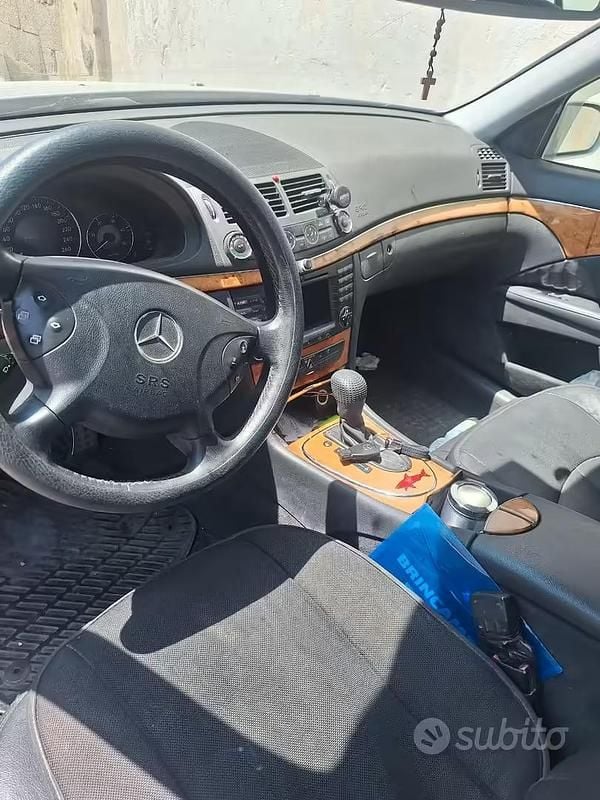 Usata Mercedes E280 231 CV (169 kW) 2006 Grigio Station wagon