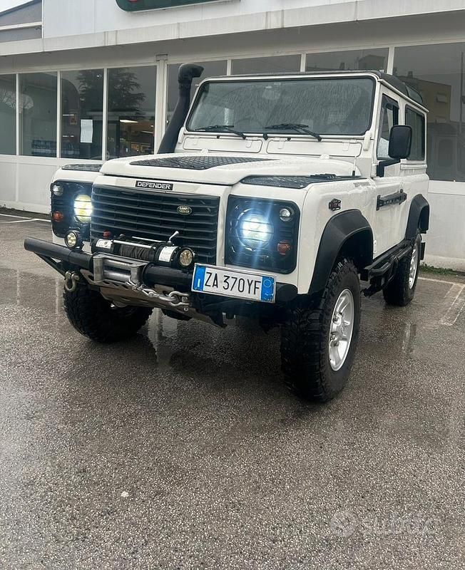 Usata 2006 Land Rover Defender SUV | 30.000 € (Buon prezzo) - Immagine 1/4