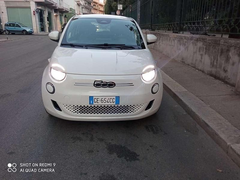Usata Fiat 500e Icon 42 kW (58 CV) 2021 Bianco Cabrio