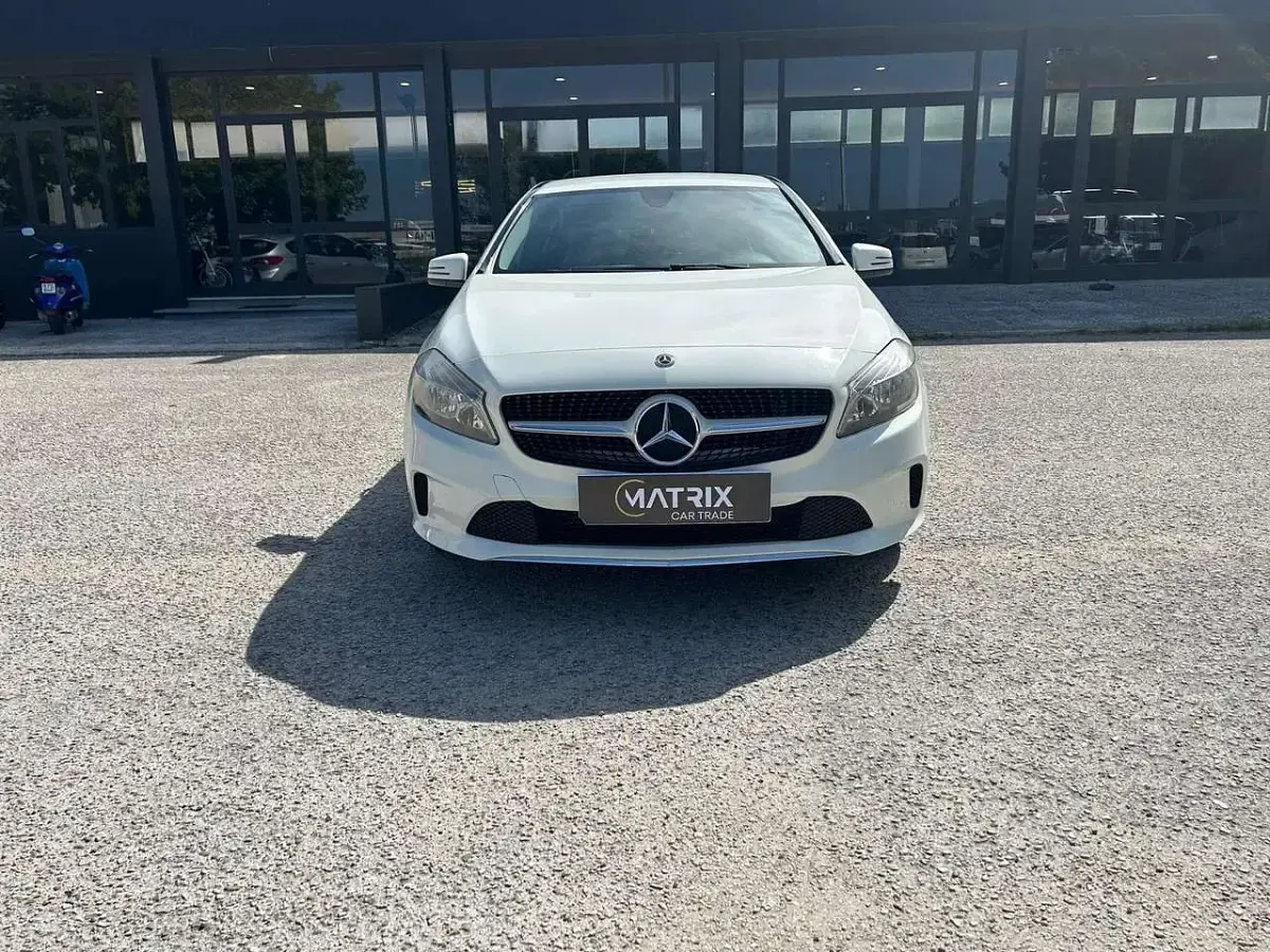 Usata Mercedes A160 90 CV (66 kW) 2017 Bianco Berlina