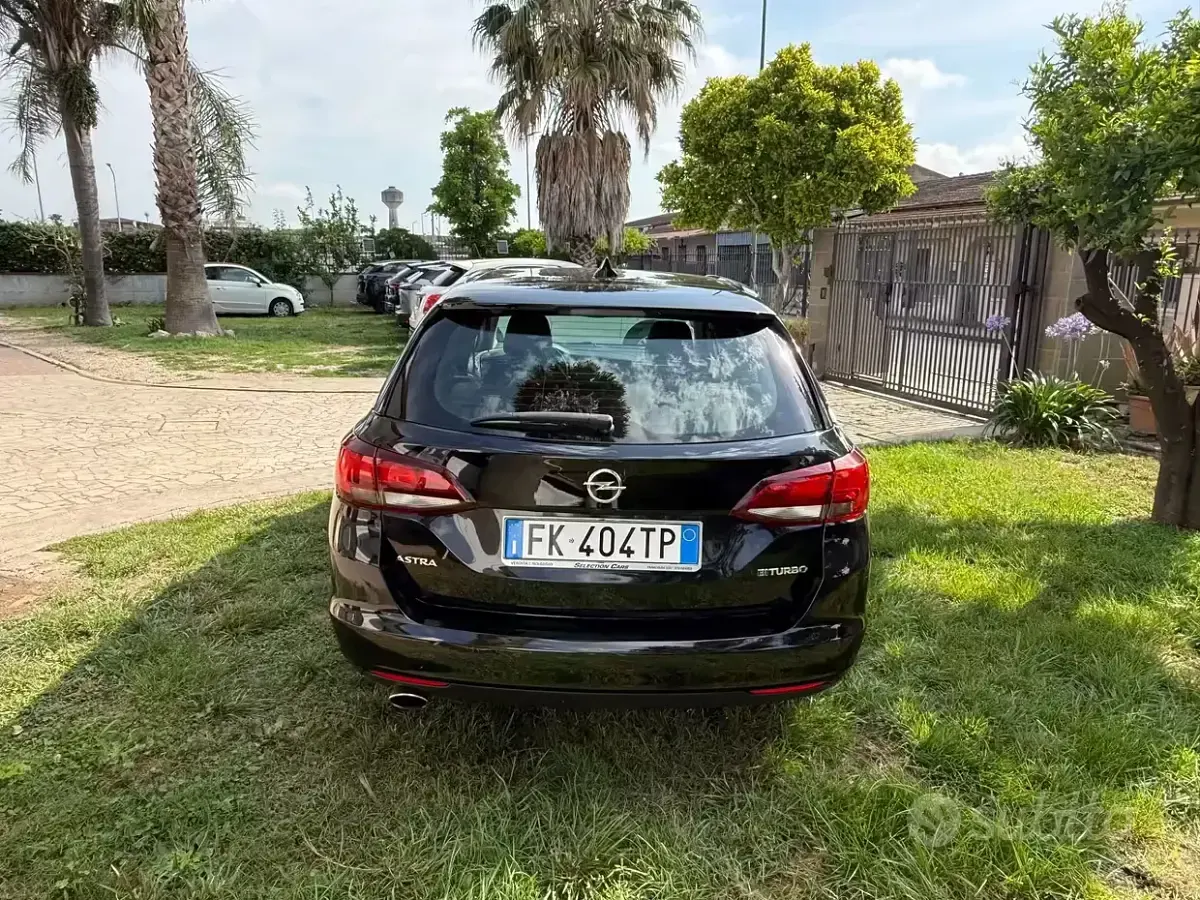 Usata Opel Astra Innovation 160 CV (117 kW) 2017 Nero Station wagon