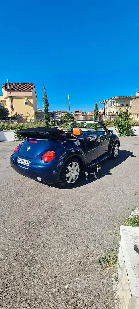 Usata VW New Beetle 116 CV (85 kW) 2004 Blu Utilitaria