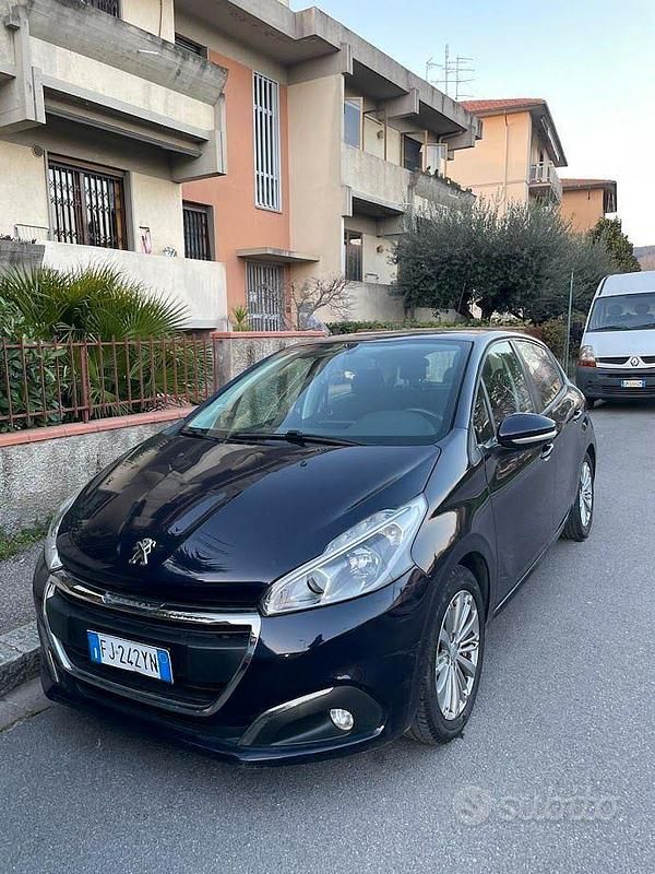 Usata Peugeot 208 2017 Blu Utilitaria