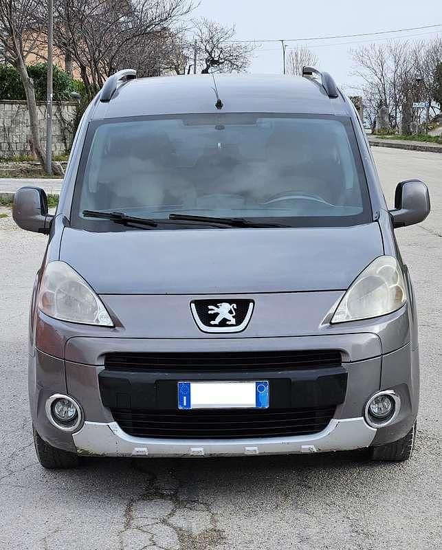Usata Peugeot TePee Premium 90 CV (66 kW) 2010 Station wagon