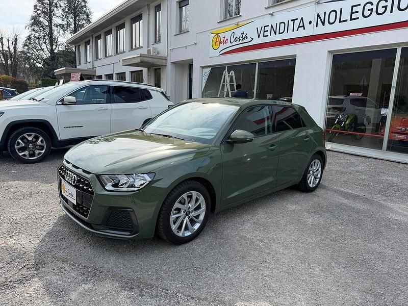 Usado Audi A1 Advanced 116 CV (85 kW) 2025 Verde SUV