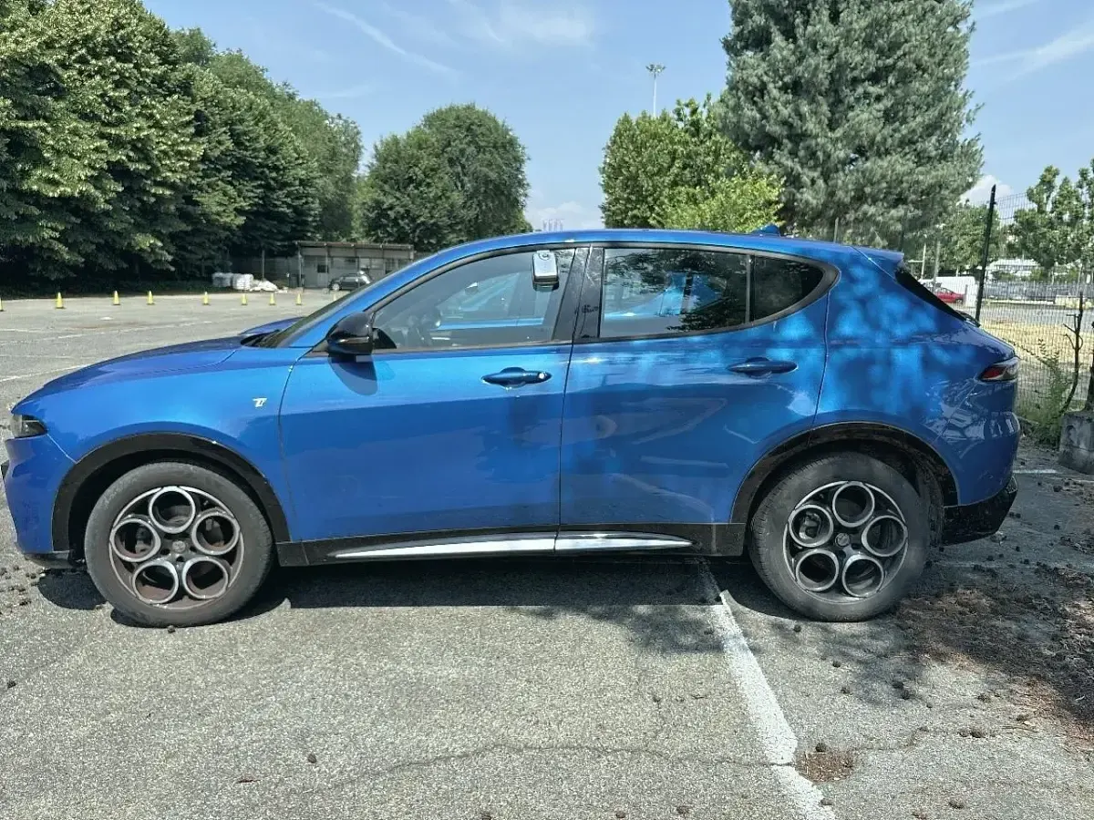 Usata Alfa Romeo Tonale Ti 131 CV (96 kW) 2023 Blu/azzurro SUV