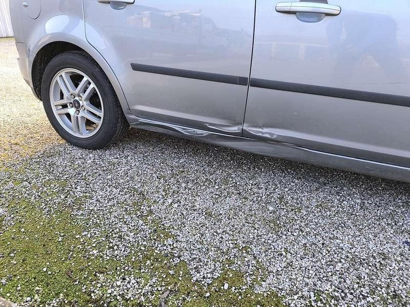 Usata Ford Focus Ambiente 90 CV (66 kW) 2005 Station wagon