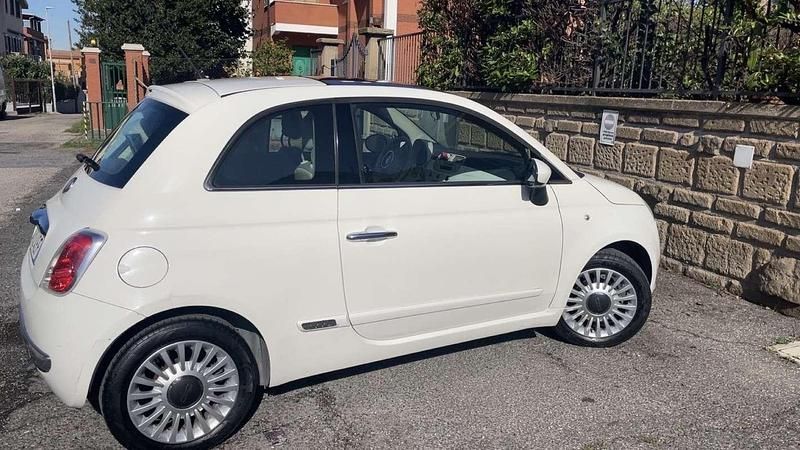 Usata Fiat 500 Lounge 69 CV (50 kW) 2011 Bianco Utilitaria