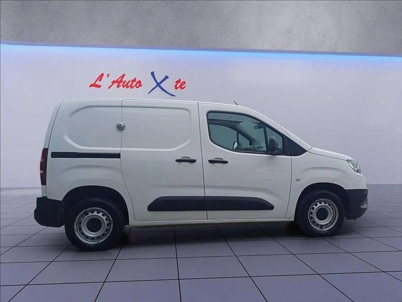 Usata Toyota Proace City City 102 CV (75 kW) 2020 Bianco pastello Monovolume