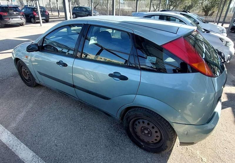 Usata Ford Focus Ambiente 101 CV (74 kW) 1999 Berlina