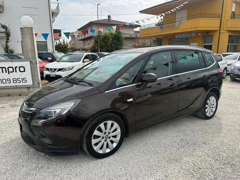 Usata Opel Zafira Tourer Cosmo 150 CV (110 kW) 2014 Marrone Monovolume