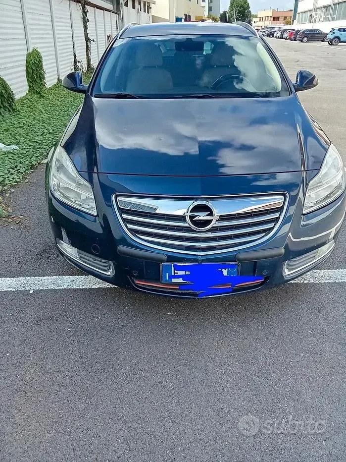 Usata Opel Insignia 140 CV (102 kW) 2012 Blu Station wagon