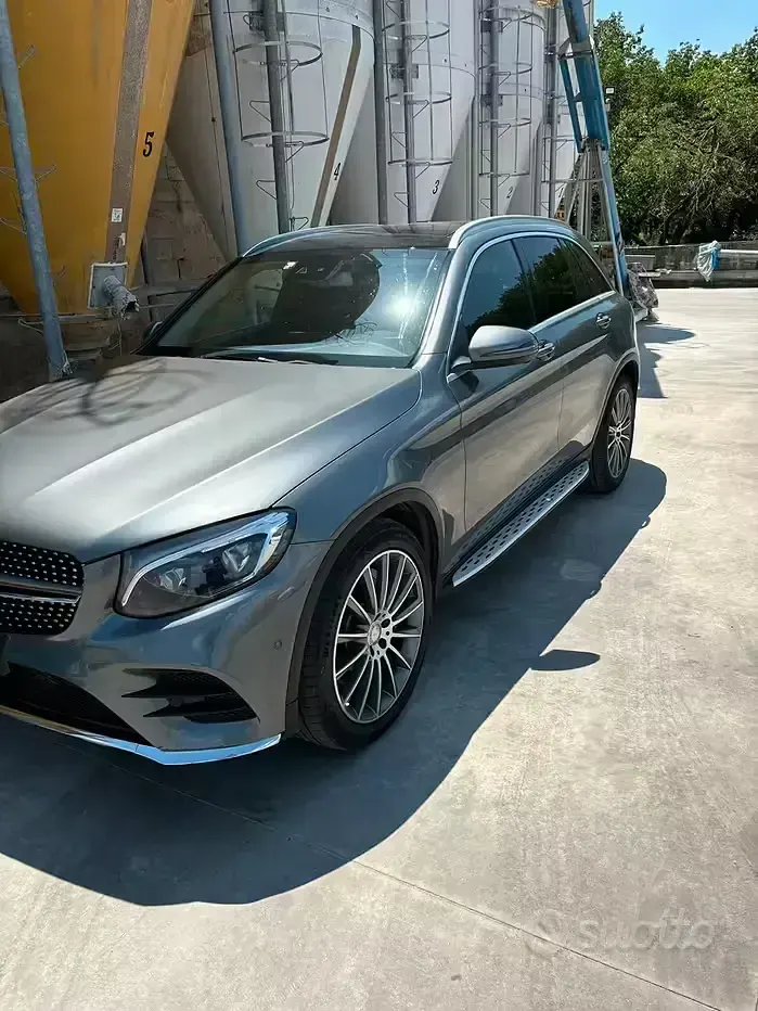 Usata Mercedes GLC250 204 CV (150 kW) 2017 Grigio Station wagon
