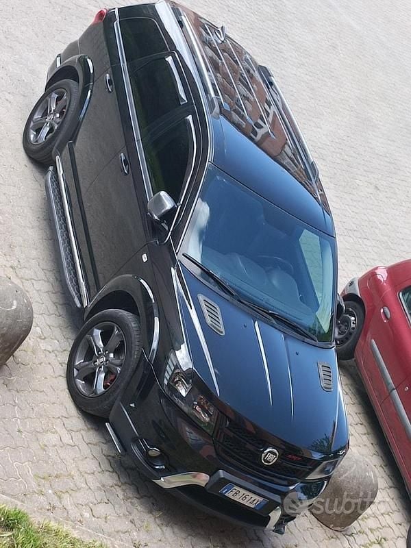 Usata Fiat Freemont Cross 170 CV (125 kW) 2015 Nero SUV