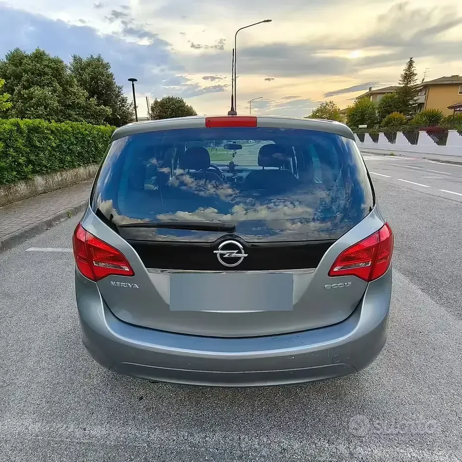 Usata Opel Meriva 95 CV (69 kW) 2011 Grigio Monovolume