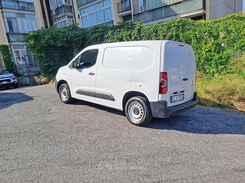 Usata Peugeot Partner Premium 102 CV (75 kW) 2022 Bianco banchisa Monovolume