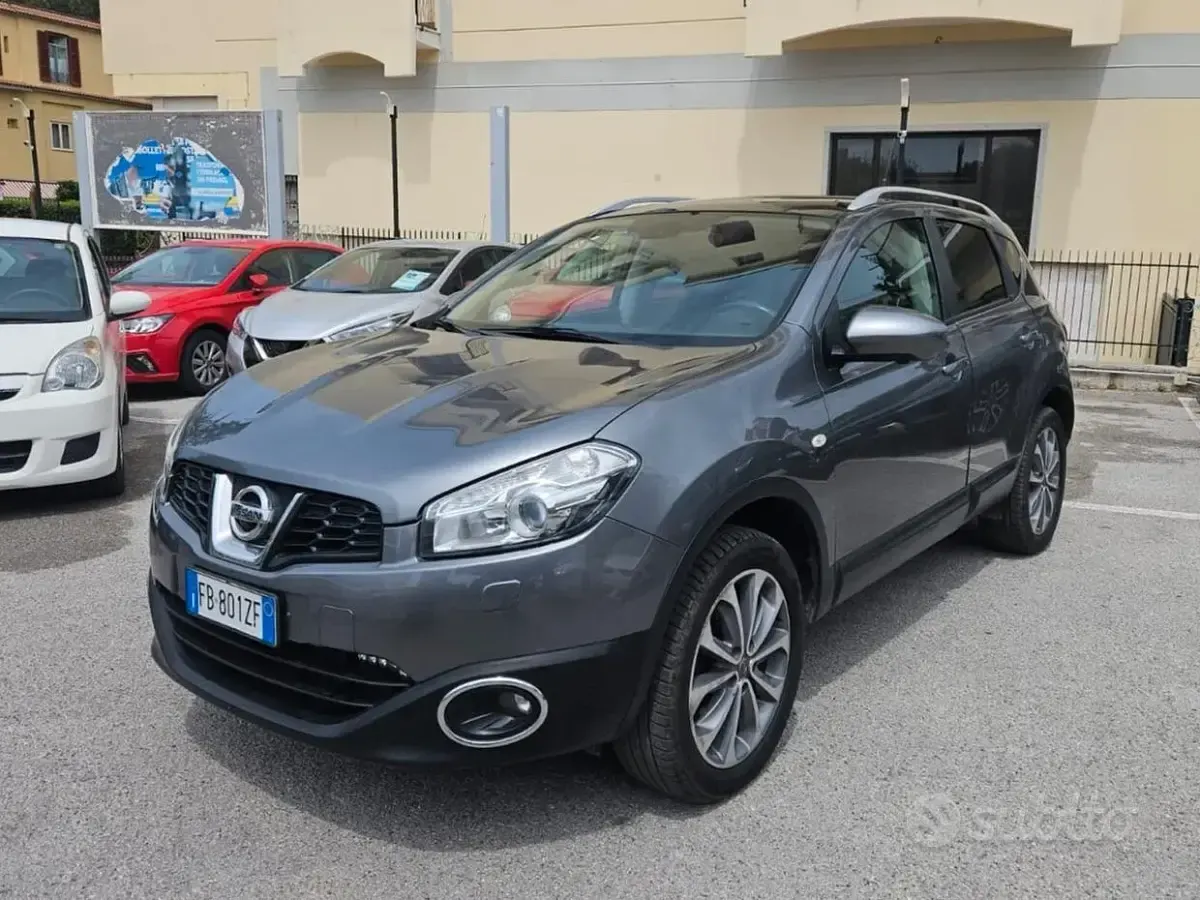 Usata Nissan Qashqai 131 CV (96 kW) 2013 Grigio SUV