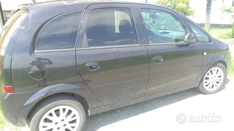 Nero Usata 2010 Opel Meriva Monovolume | 500 € (Super prezzo) - Immagine 1/4