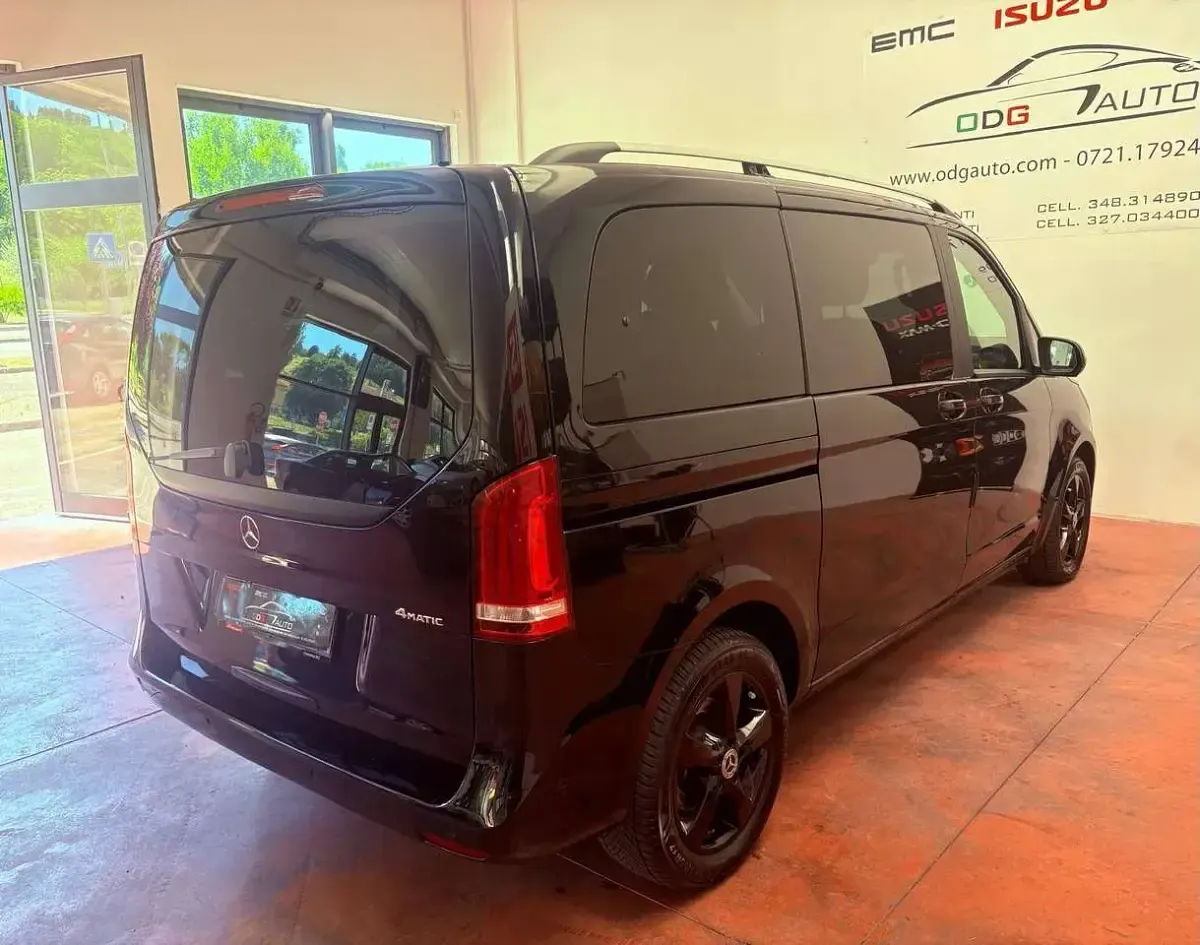 Usata Mercedes V220 163 CV (119 kW) 2019 Nero Monovolume