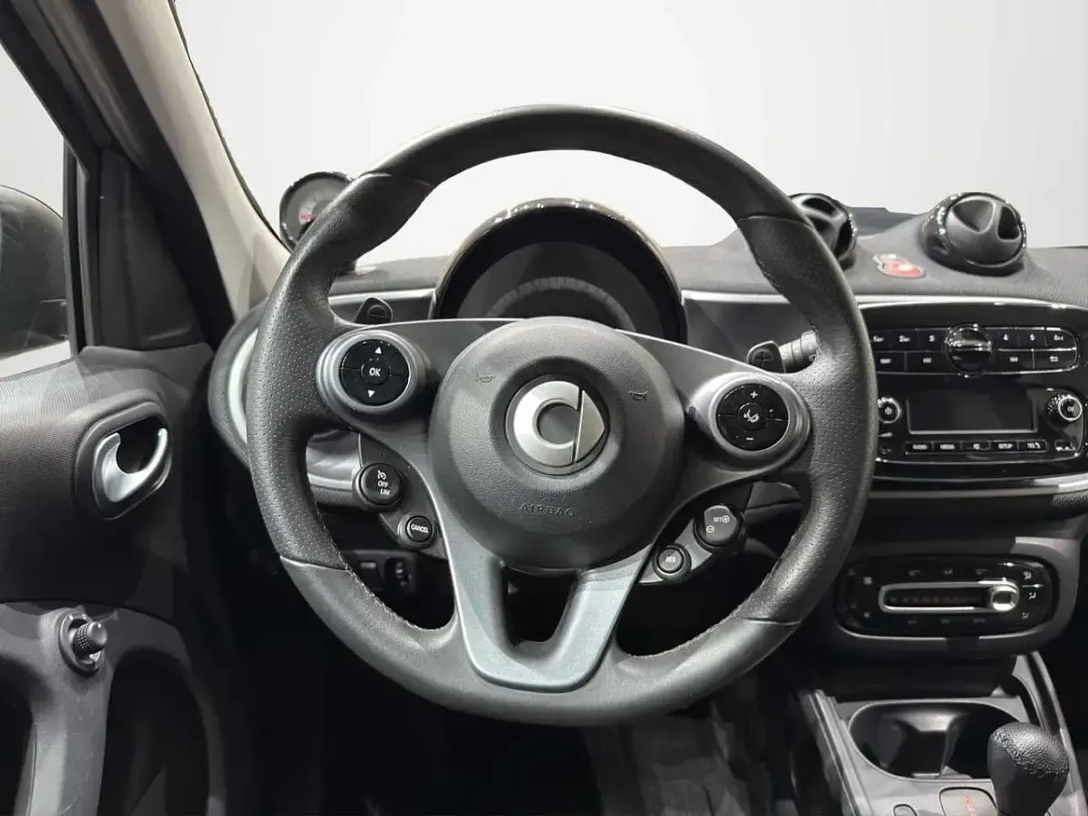 Usata Smart ForFour Passion 90 CV (66 kW) 2019 Nero Utilitaria