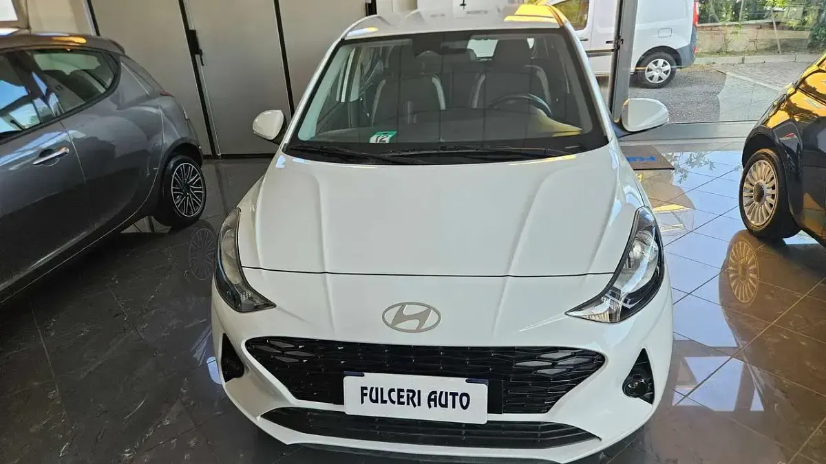 Usata Hyundai i10 67 CV (49 kW) 2024 Bianco Utilitaria