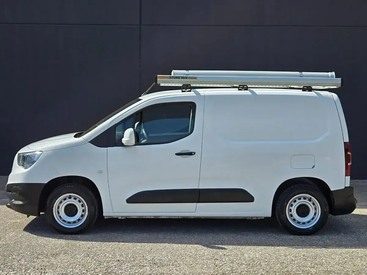 Usata Opel Combo Edition 101 CV (74 kW) 2021 Bianco Monovolume