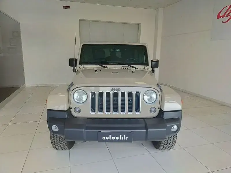 Occasion Jeep Wrangler Sahara 200 PK (147 kW) 2017 Beige SUV
