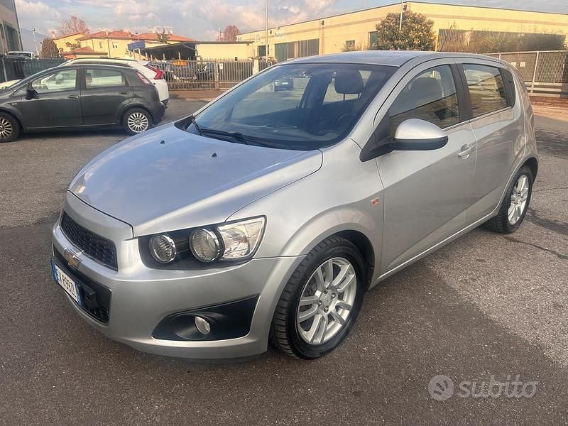 Grigio Usata 2014 Chevrolet Aveo LTZ Due volumi | 4350 € (Cara) - Immagine 1/4