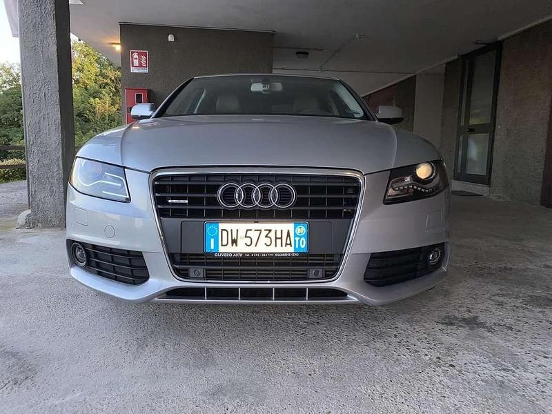 Argento Usata 2009 Audi A4 Ambiente Tre volumi | 12.000 € (Cara) - Immagine 1/4