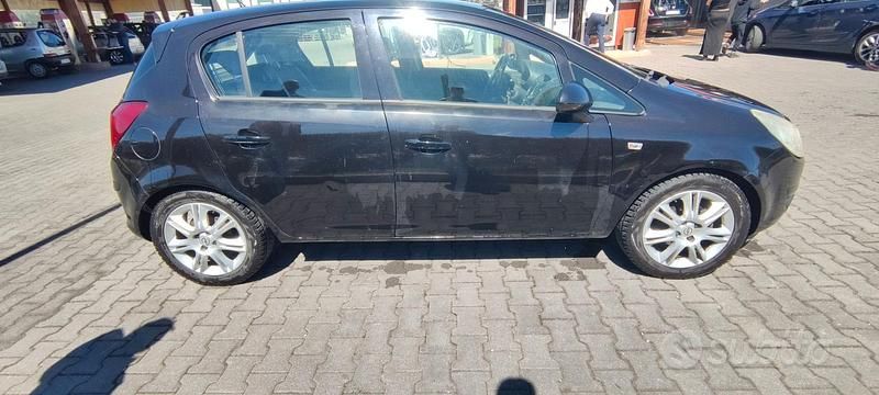 Usata Opel Corsa 2009 Nero Utilitaria