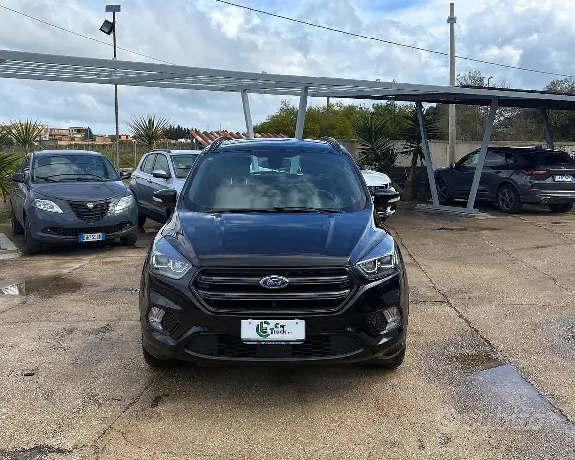 Usata Ford Kuga ST-Line 120 CV (88 kW) 2019 Nero SUV
