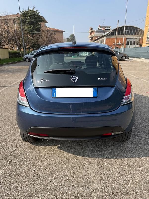 Usata Lancia Ypsilon 69 CV (50 kW) 2022 Blu Utilitaria