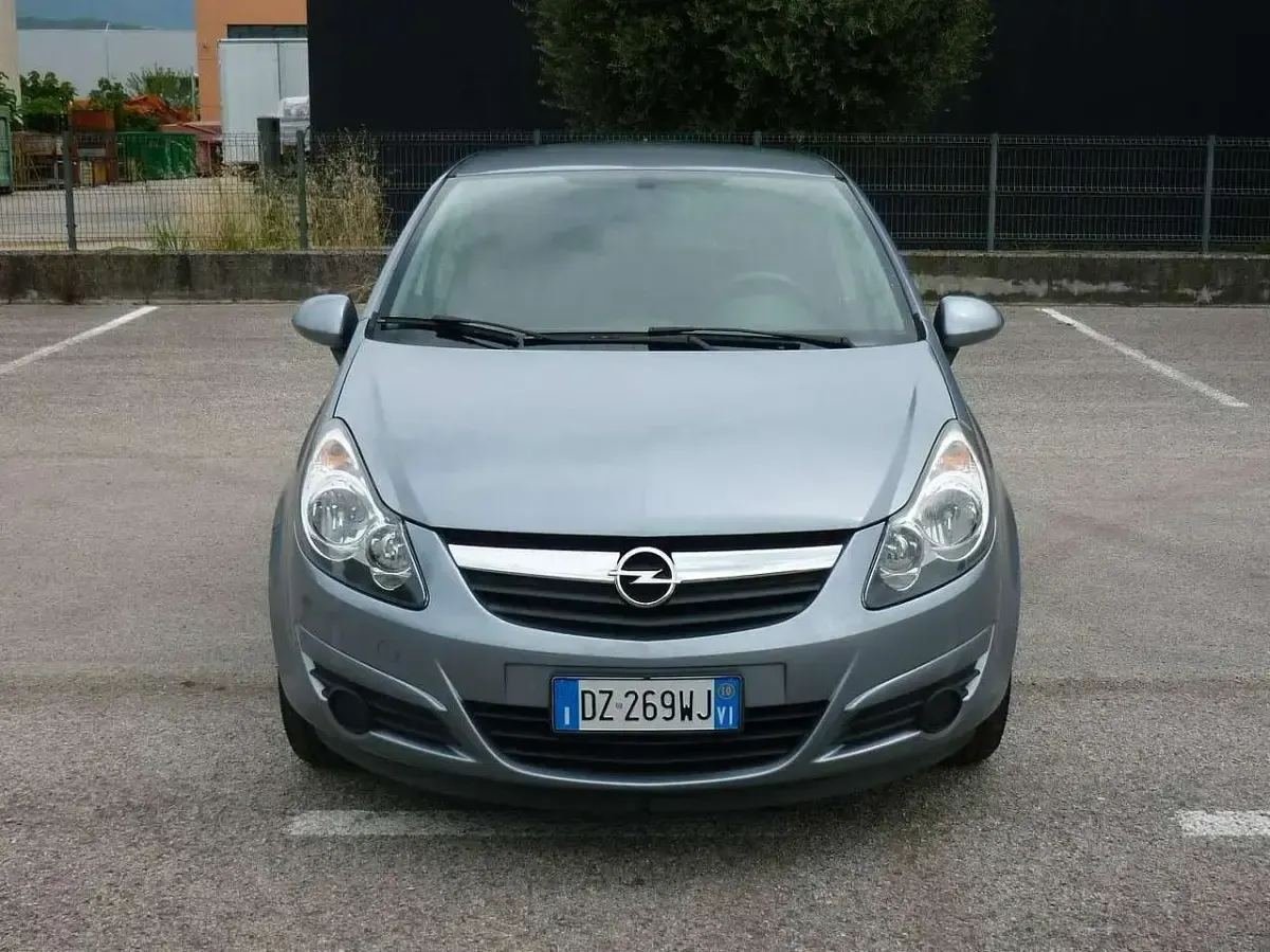 Usata Opel Corsa Club 80 CV (58 kW) 2010 Grigio Utilitaria