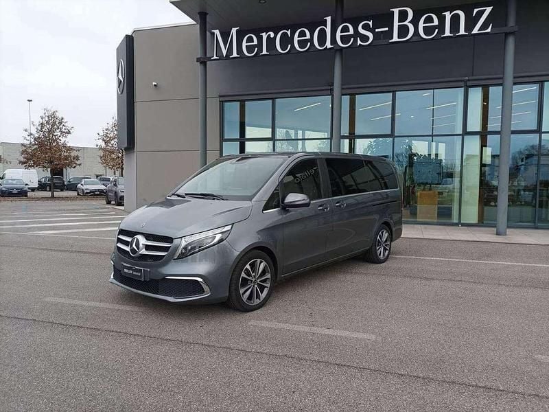 Usata Mercedes V300 Premium 239 CV (175 kW) 2020 Grigio selenite metallizzato Monovolume
