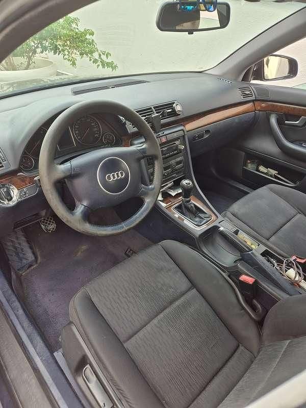 Usata Audi A4 101 CV (74 kW) 2002 Blu/azzurro Berlina