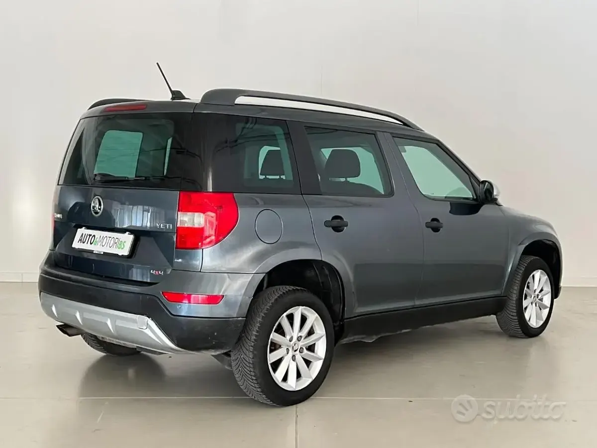 Usata Skoda Yeti Ambition 110 CV (80 kW) 2014 Grigio SUV