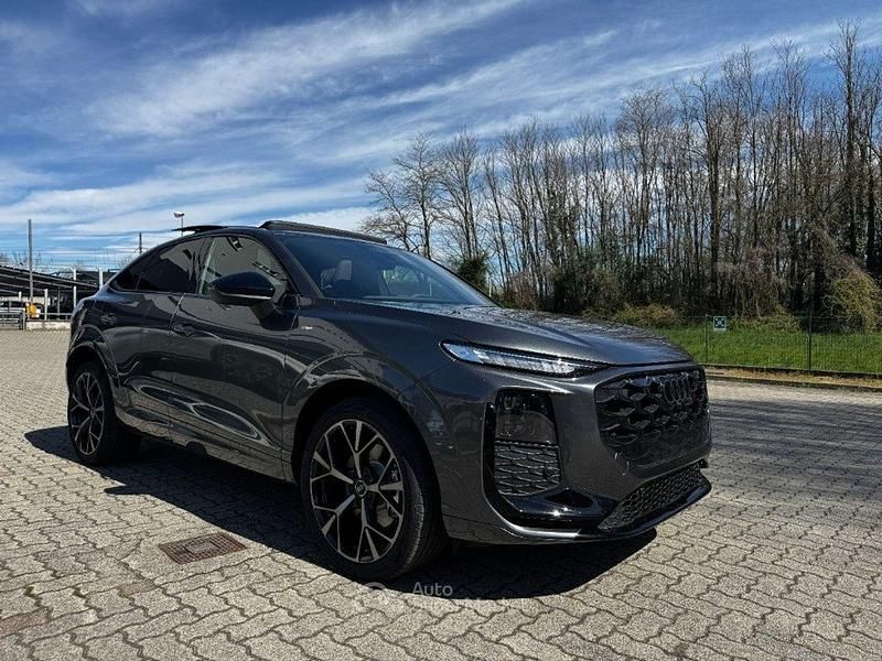 Nuova Audi Q3 Black Edition 150 CV (110 kW) 2026 Grigio SUV