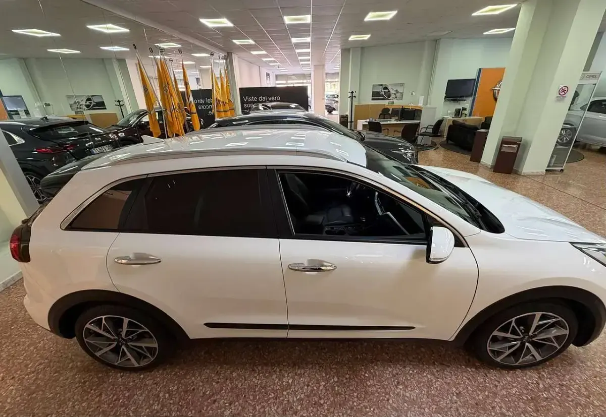 Usata Kia Niro Style 105 CV (77 kW) 2021 Bianco SUV