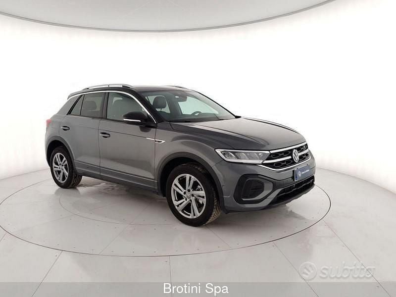 Usata VW T-Roc R-line 116 CV (85 kW) 2025 Grigio SUV