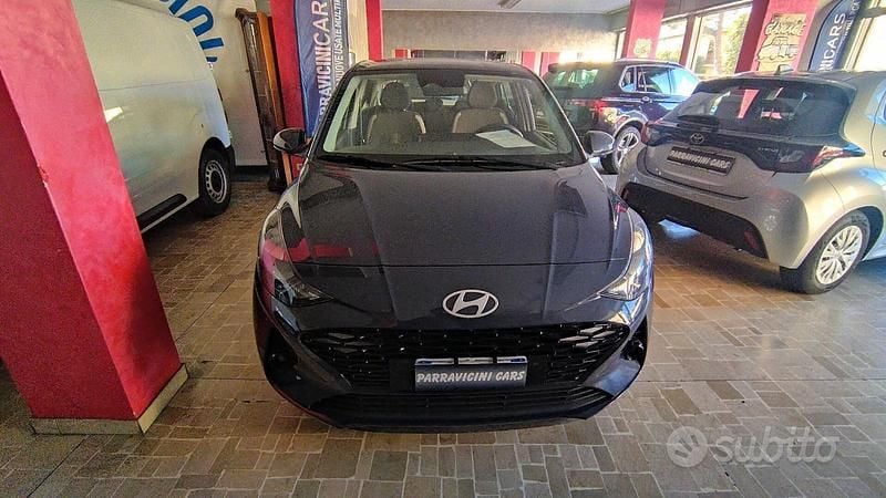 Usata Hyundai i10 Prime 66 CV (48 kW) 2024 Blu Utilitaria