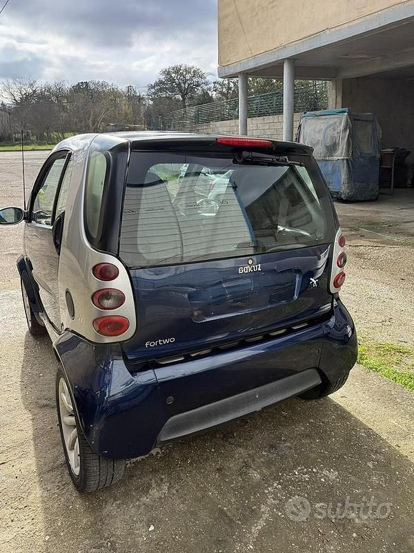Usata Smart ForTwo Coupé 41 CV (30 kW) 2005 Blu Coupé