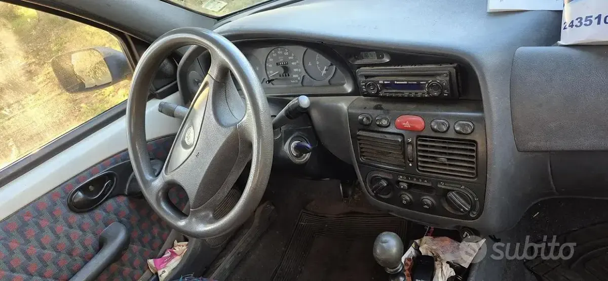 Usata Fiat Strada 69 CV (50 kW) 2000 Bianco Pick-up